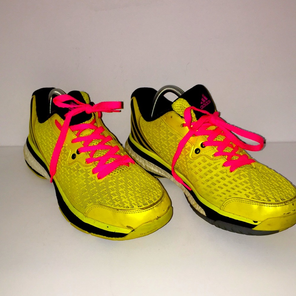 Men’s Adidas athletic shoe size 9 1/2